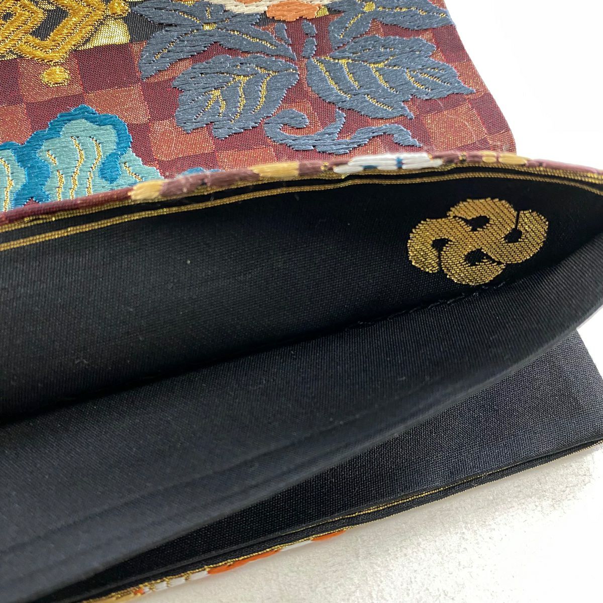 【美品】 袋帶 秀品級 新能裳錦 草花紋紋 橫段 刺繡 黑 六通 純蠶絲