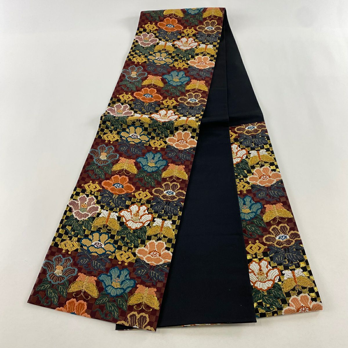 【美品】 袋帶 秀品級 新能裳錦 草花紋紋 橫段 刺繡 黑 六通 純蠶絲