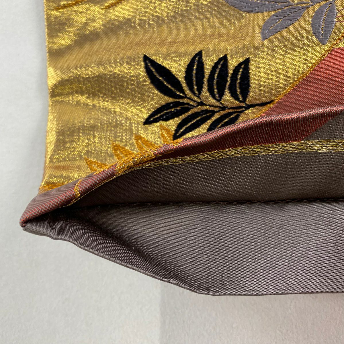 【美品】 袋帶 秀品級 振袖禮服禮服用 笠松樹 藤 金金箔 金銀彩 茶紫 全通 純蠶絲