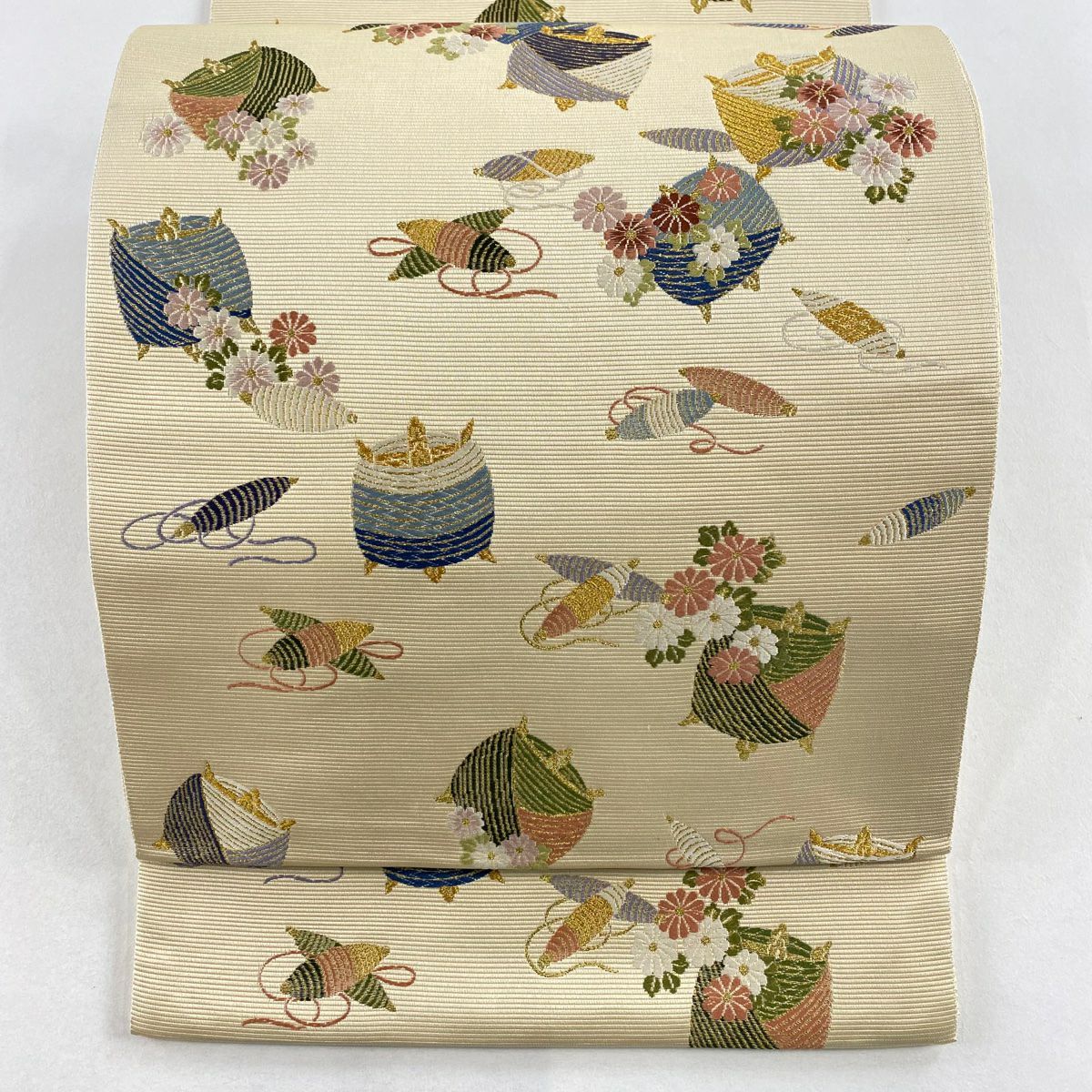 【美品】 袋帶 名品級 線卷 菊花 金絲 唐織 米色 六通 純蠶絲