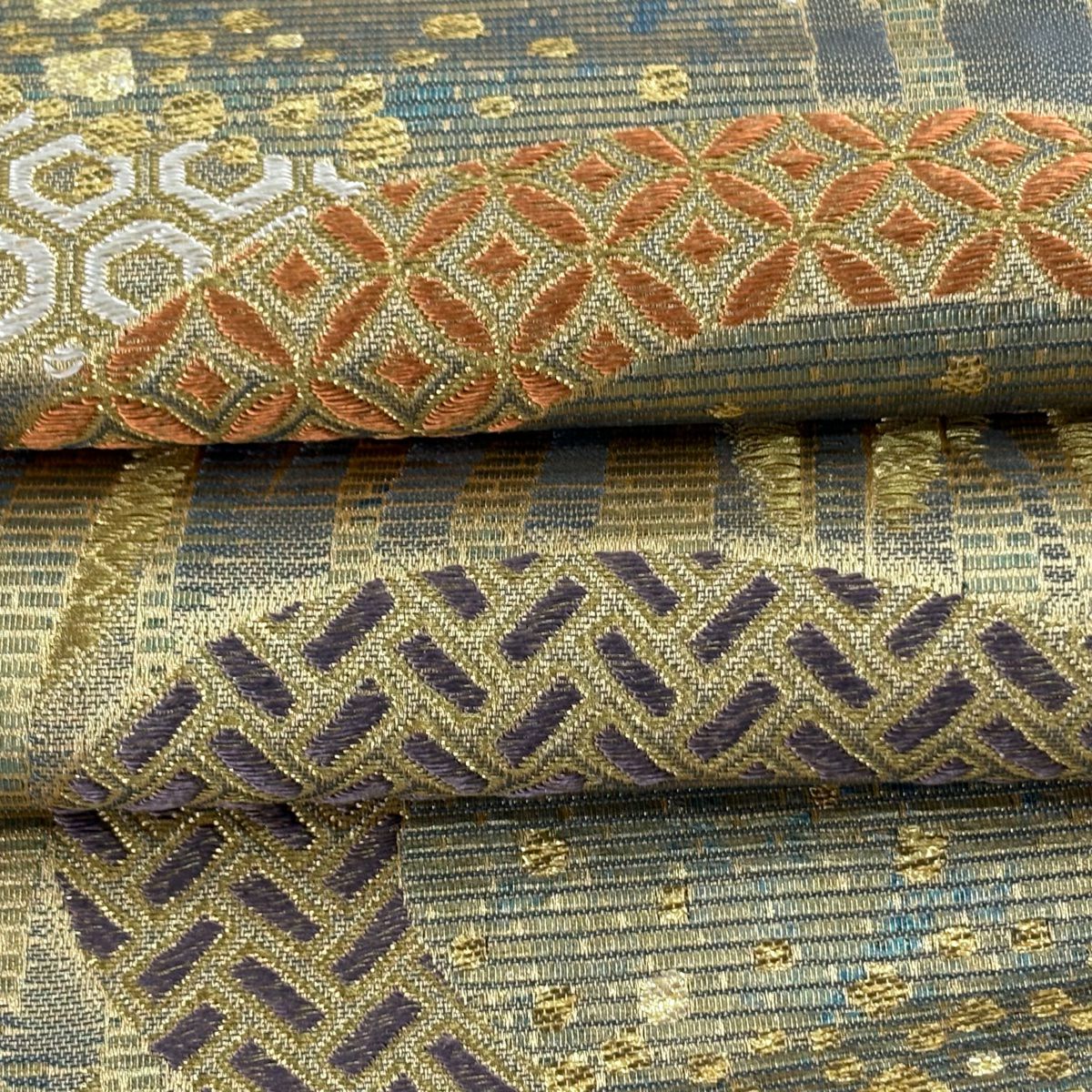 【美品】 袋帶 名品級 有職紋樣 樹木 金絲 金金箔 金色 六通 純蠶絲
