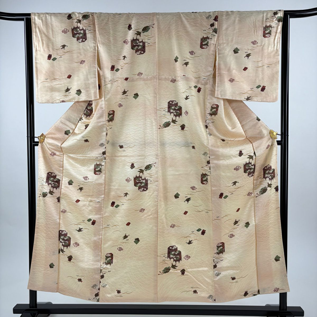 【美品】 小紋 身長154.5cm 袖長64.5cm M 雙層 貝桶 寶盡くし 金銀彩 米色 純蠶絲 優品級