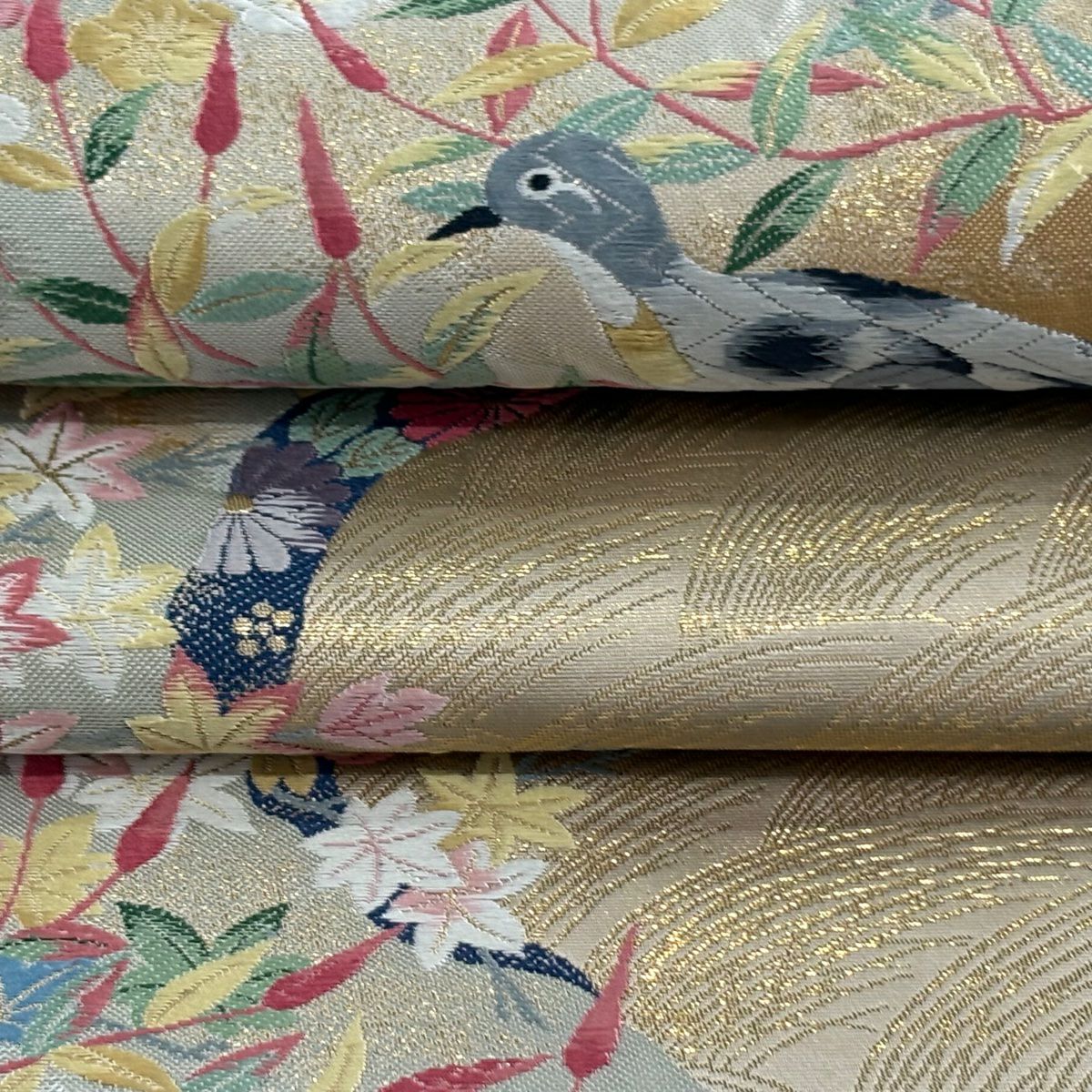 【美品】 袋帶 逸品級 草花紋 鳥 唐織 金金箔 灰茶 六通 純蠶絲