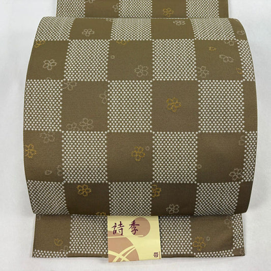 【美品】 名古屋帶 優品級 八寸名古屋帶 松樹葉裁縫 市松樹圖 櫻花 薄茶 化纖