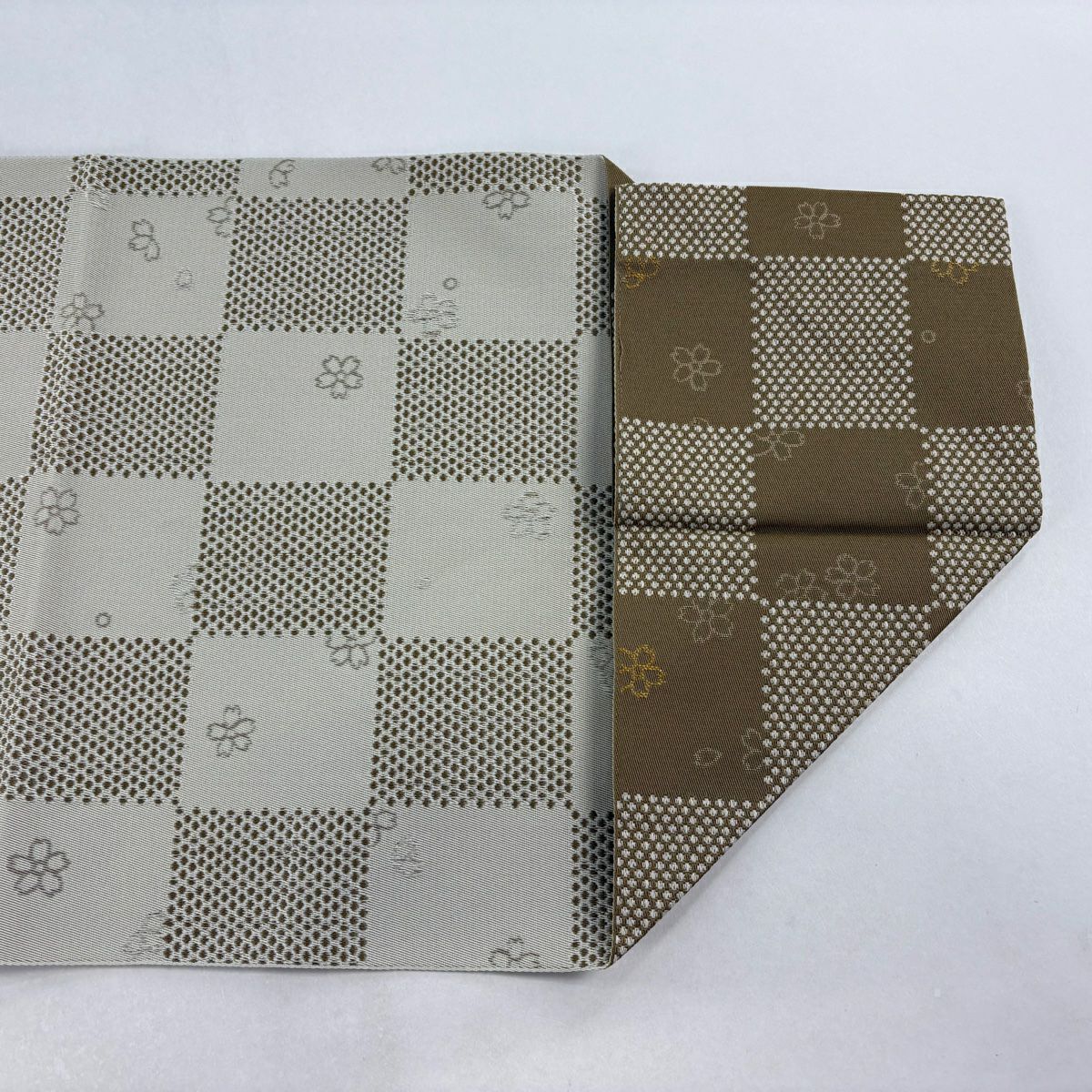 【美品】 名古屋帶 優品級 八寸名古屋帶 松樹葉裁縫 市松樹圖 櫻花 薄茶 化纖