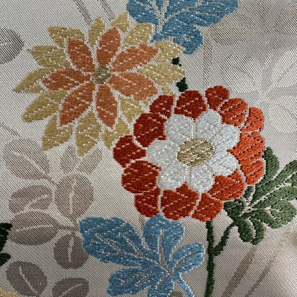 名古屋帶 優品級 關西仕立 雜草 菊花花 金金箔 刺繡 米色 純蠶絲