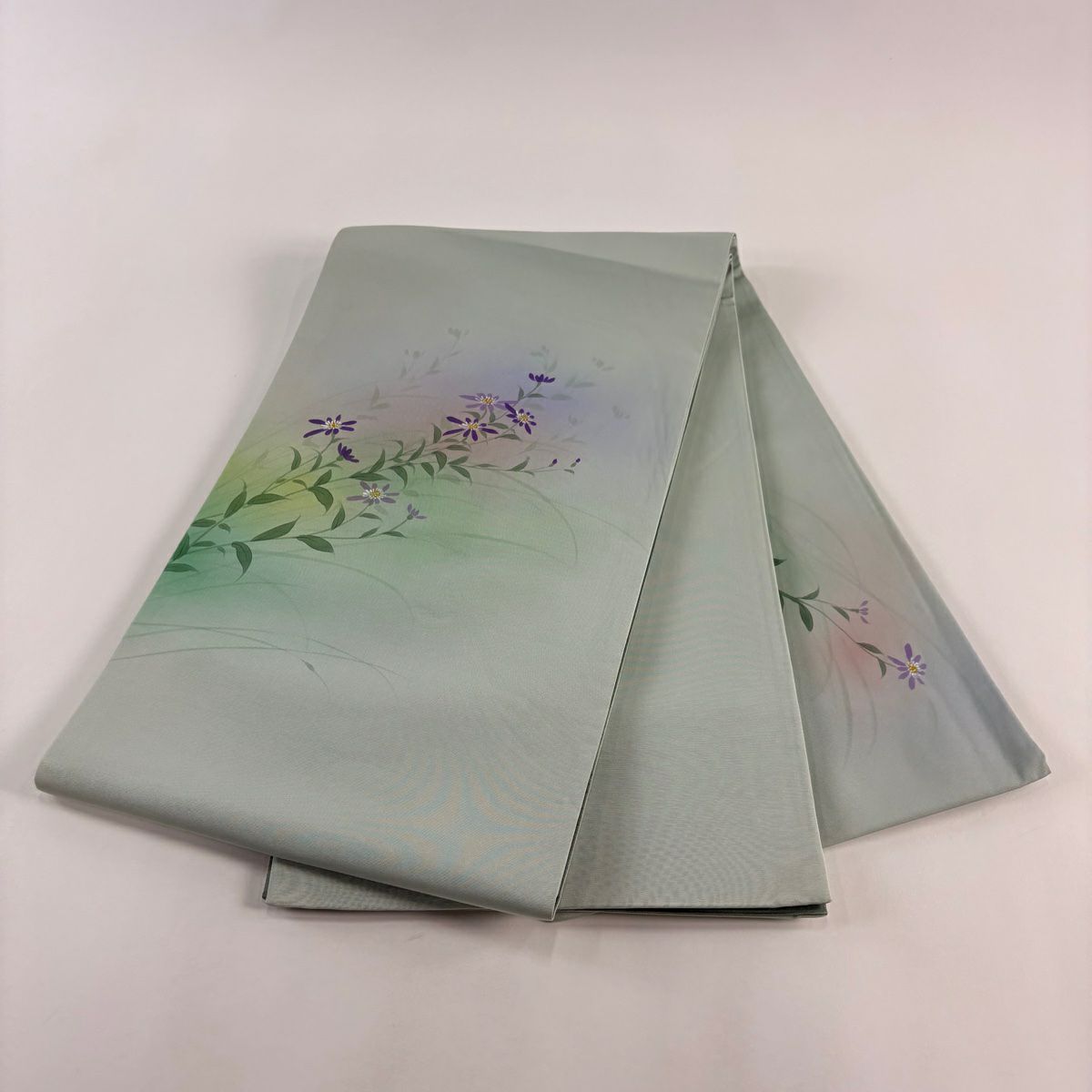 【美品】 袋帶 秀品級 落款 草花紋 薄綠 お太鼓圖案 純蠶絲