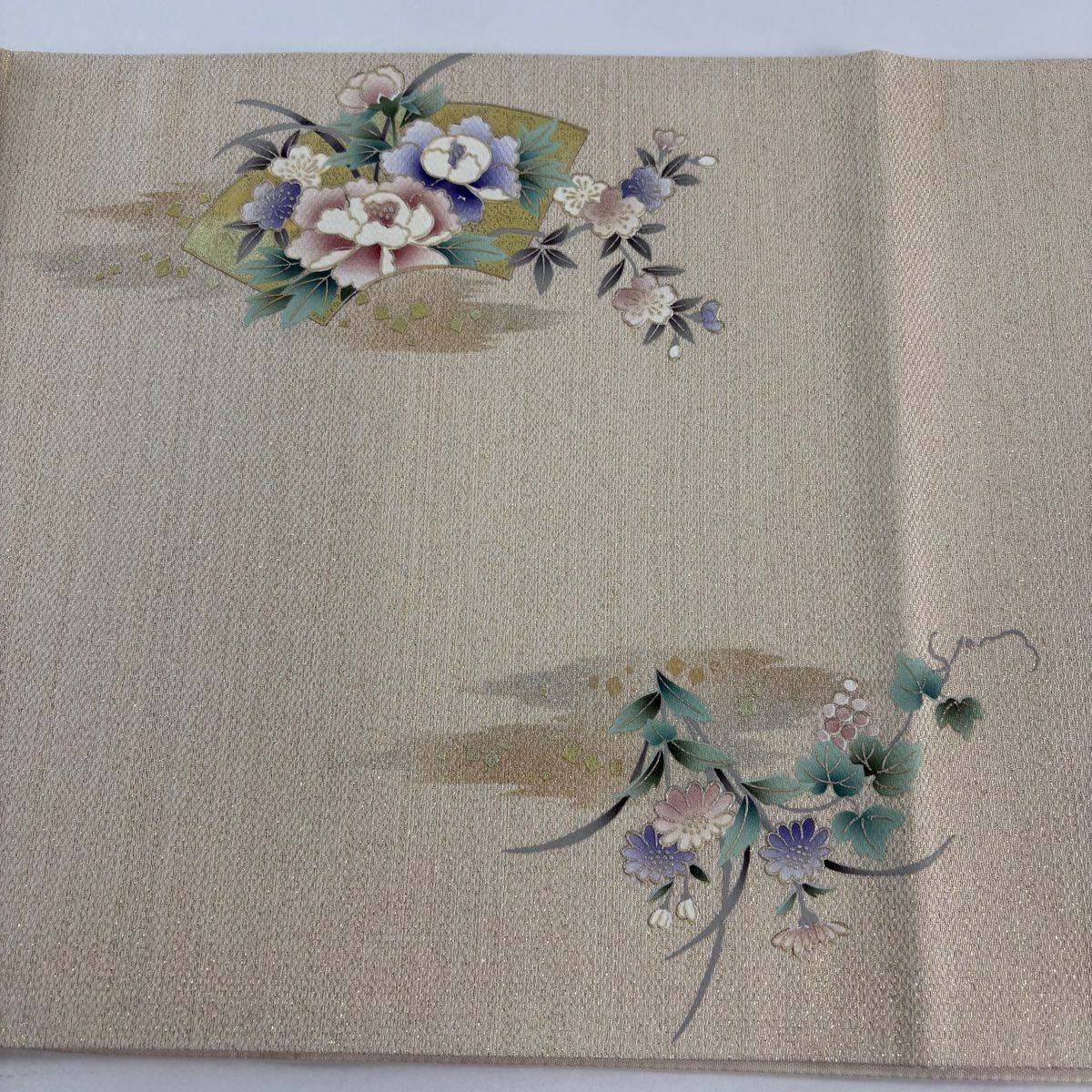 袋帶 秀品級 草花紋紋 扇子面 金銀彩 金通し 米色 お太鼓柄 純蠶絲