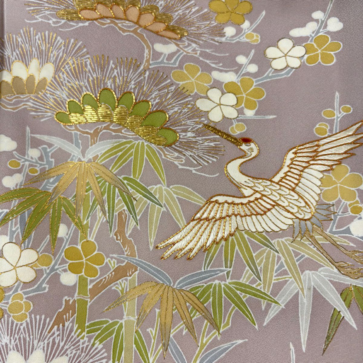 色留袖禮服 身長155.5cm 袖長65.5cm M 單層 千總 落款あり 松樹竹子梅花 仙鶴 金金箔 金銀彩 灰紫 純蠶絲 逸品級 三つ紋