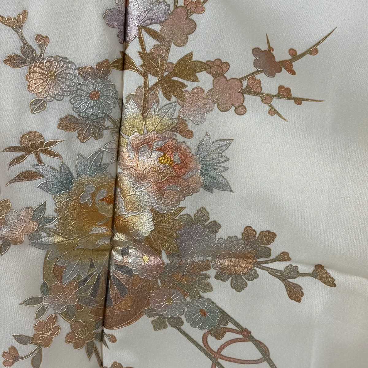 【美品】 付下 身長164.5cm 袖長63.5cm S 雙層 和田光正 落款 花車 牡丹 金銀彩 奶油色 純蠶絲 逸品級