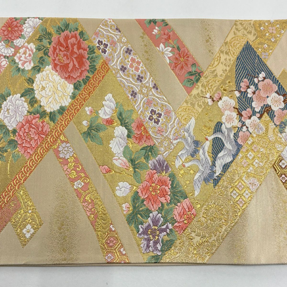【美品】 袋帶 秀品級 花彩橫短冊文 仙鶴 唐織 金金箔 米色 六通 純蠶絲