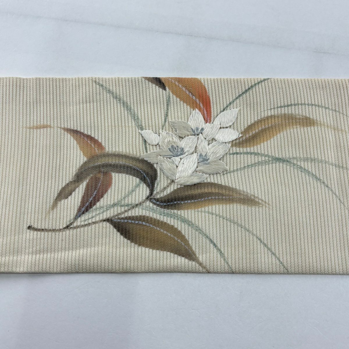 名古屋帶 秀品級 附有落款 夏帶 絽 草花紋刺繡 米色 純蠶絲