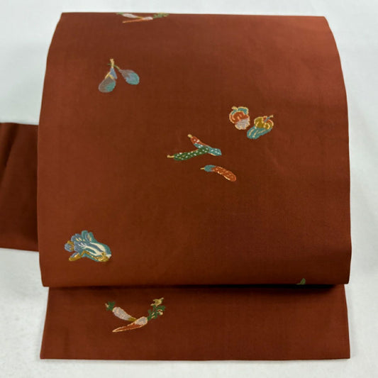 【美品】 名古屋帶 秀品級 野菜 葉與實 刺繡 金絲 紅茶 純蠶絲
