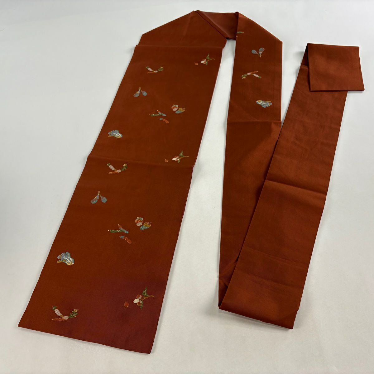 【美品】 名古屋帶 秀品級 野菜 葉與實 刺繡 金絲 紅茶 純蠶絲