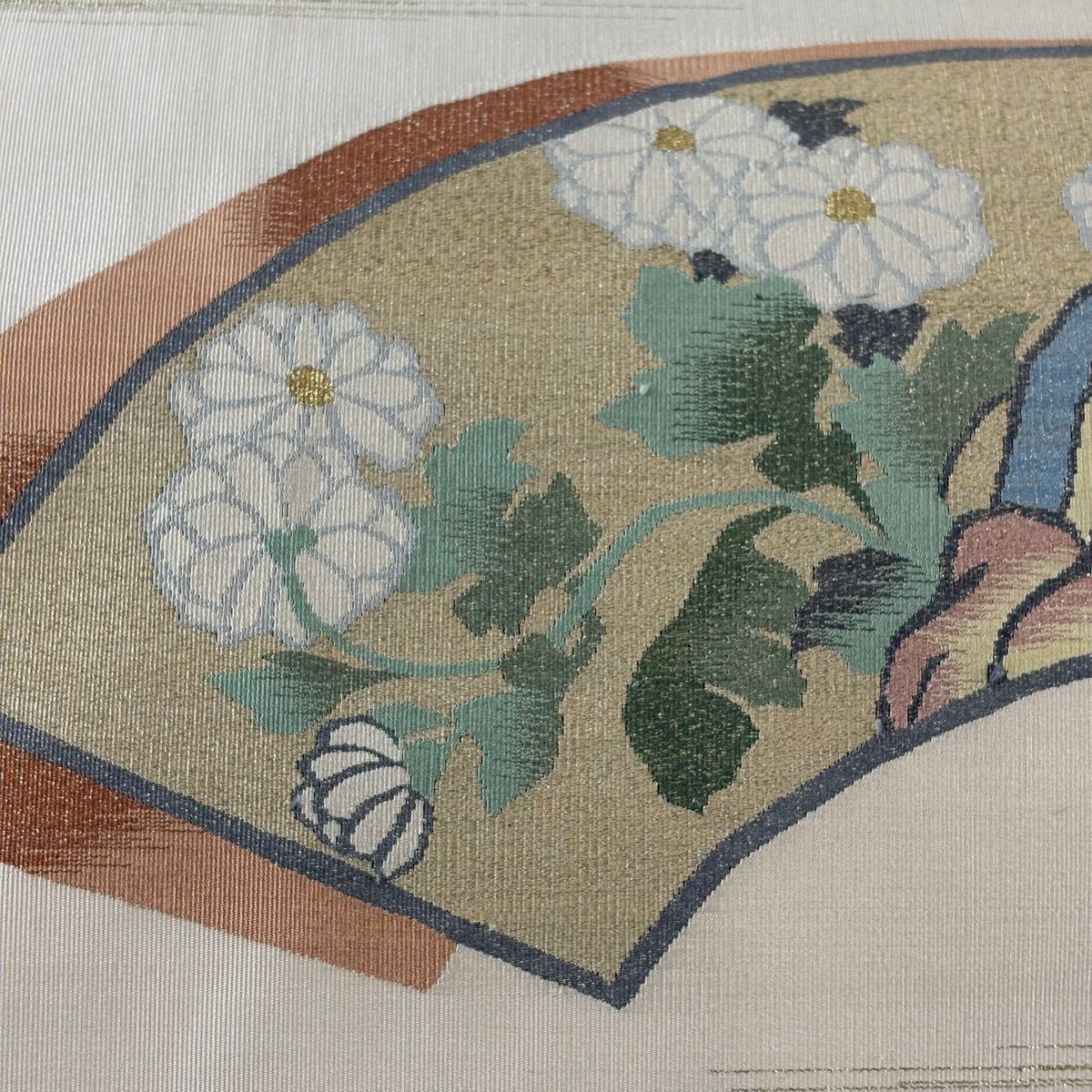 【美品】 名古屋帶 優品級 八寸名古屋帶 松樹葉仕立 扇子面 菊花 金銀彩 奶油色 純蠶絲