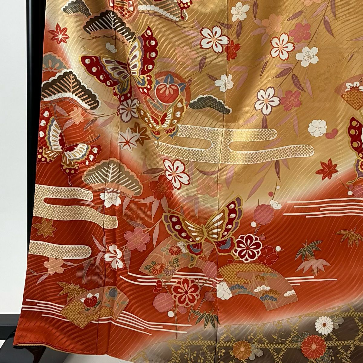 【美品】振袖禮服 身長163.5cm 袖長67cm M 雙層 蝶 松樹竹子梅花 金銀彩 染分 薄茶 純蠶絲 秀品級