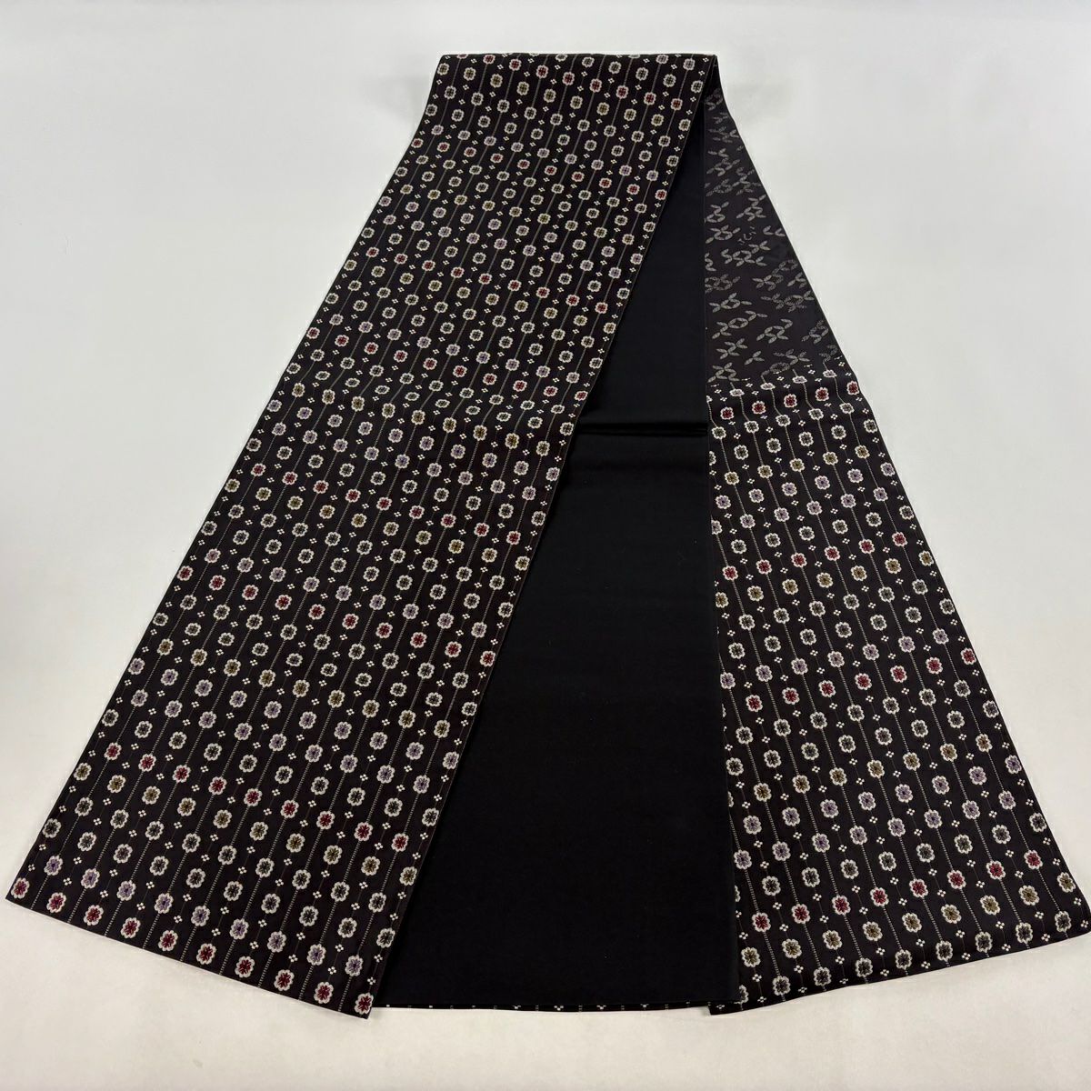 【美品】 袋帶 名品級 有落款 こむさでもーど 花 縞 黑 六通 純蠶絲