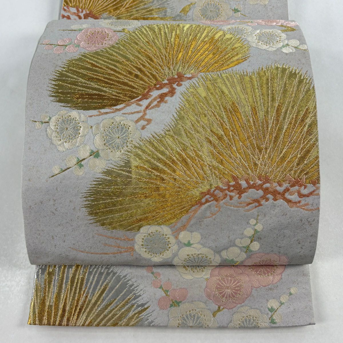 【美品】 袋帶 名品級 落款あり 本家加納 笠松樹 枝梅花 金銀彩 金金箔 灰色 六通 純蠶絲