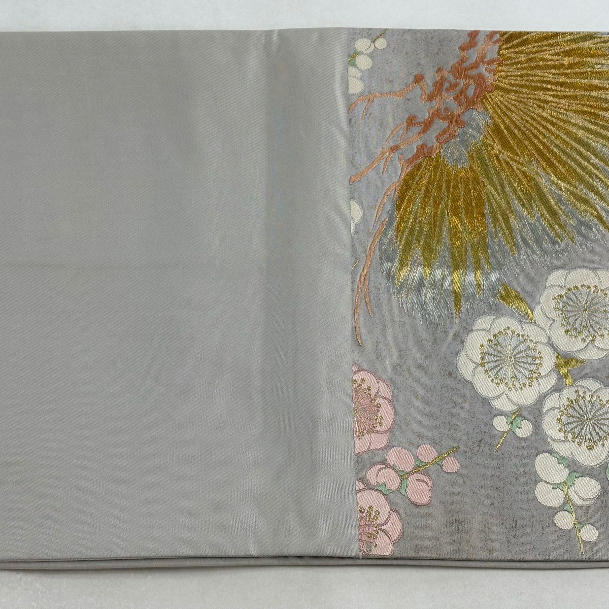 【美品】 袋帶 名品級 落款あり 本家加納 笠松樹 枝梅花 金銀彩 金金箔 灰色 六通 純蠶絲