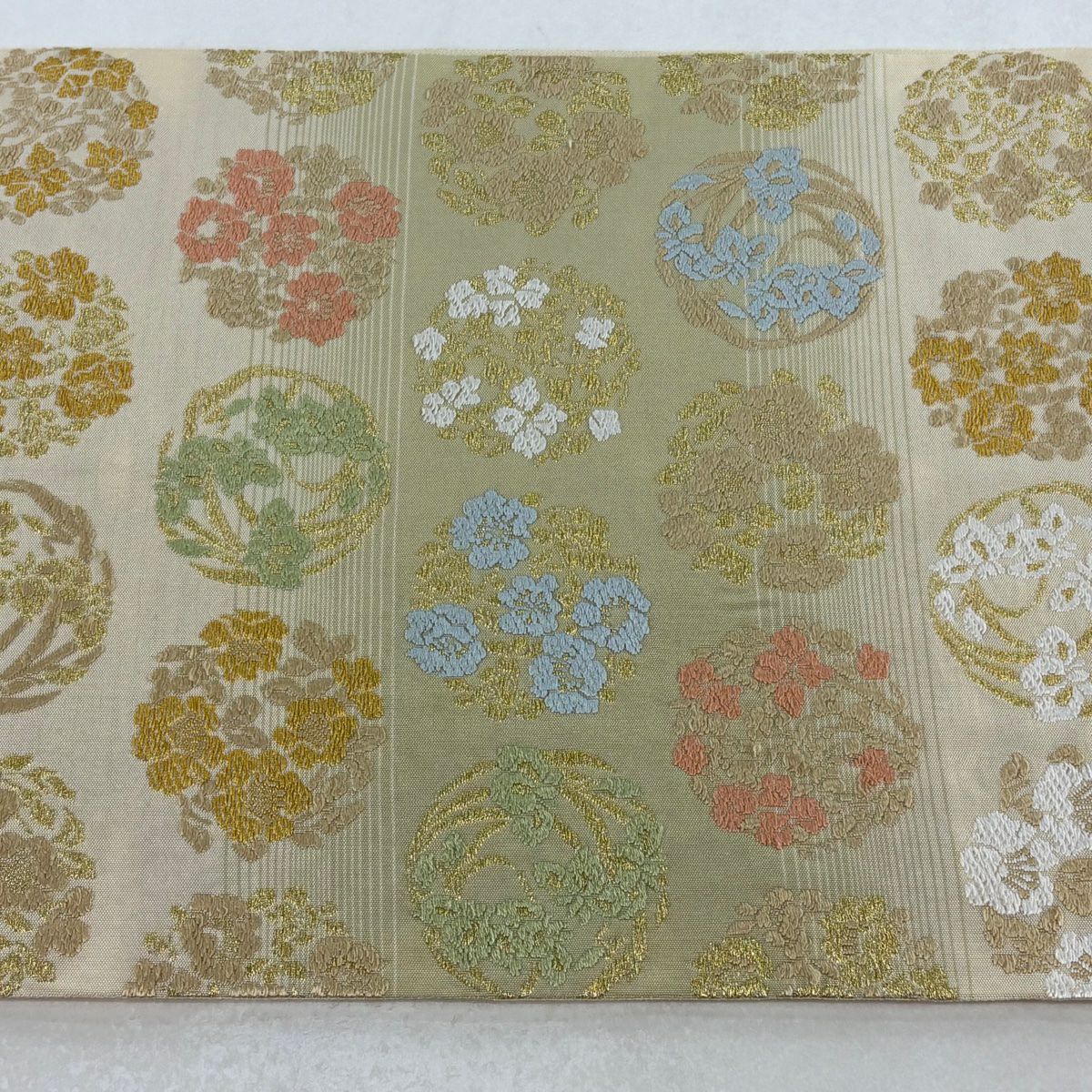 【美品】 袋帶 名品級 唐織織錦 御印文 段紋 金絲 米色 六通 純蠶絲