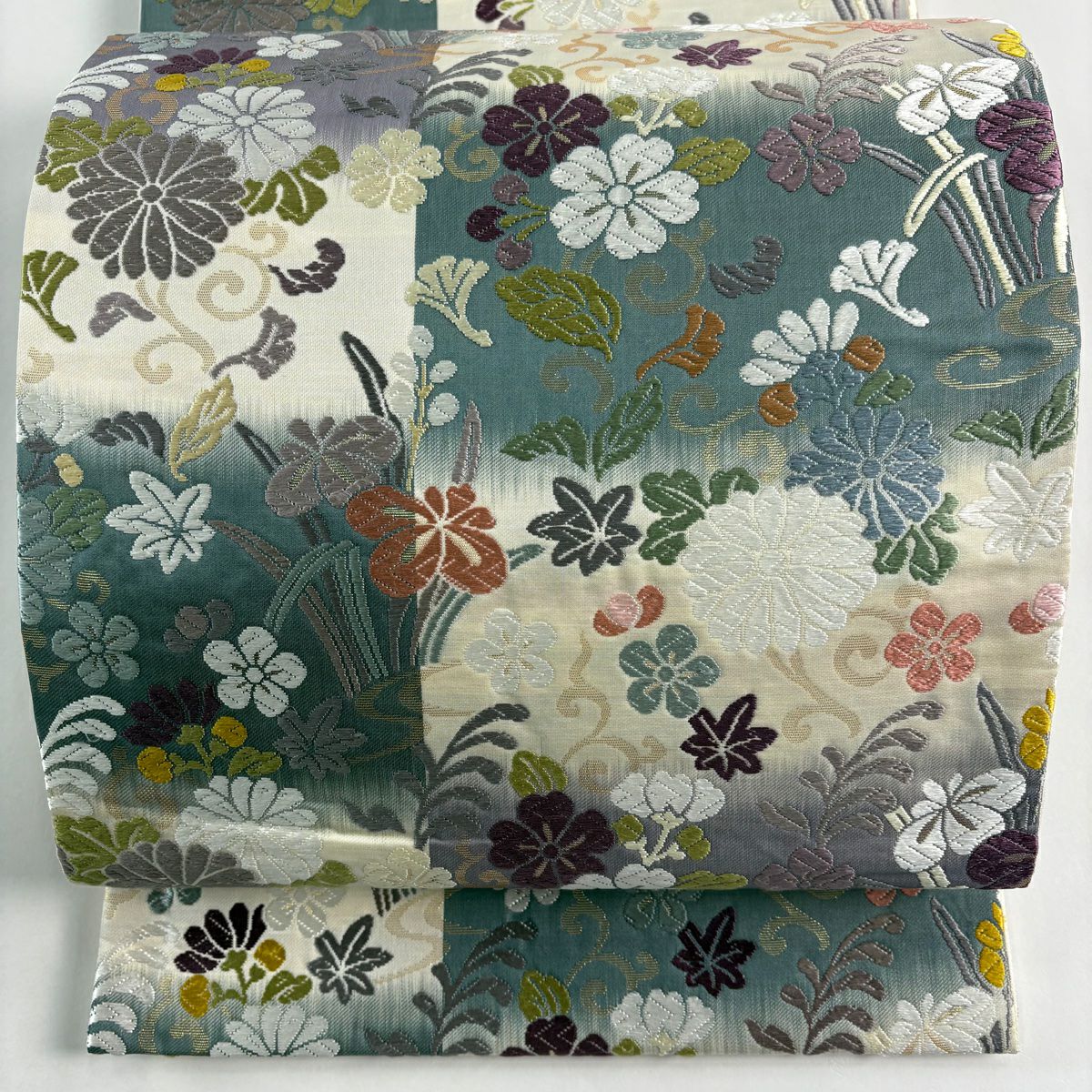 【美品】 袋帶 名品級 花唐草紋 變化市松樹 唐織 金金箔 奶油 六通 純蠶絲
