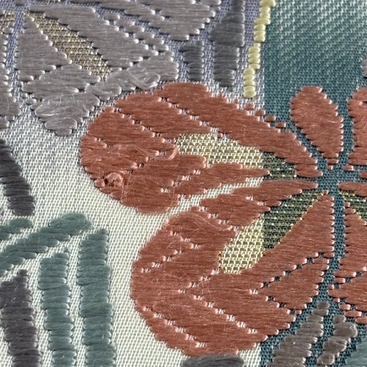 【美品】 袋帶 名品級 花唐草紋 變化市松樹 唐織 金金箔 奶油 六通 純蠶絲