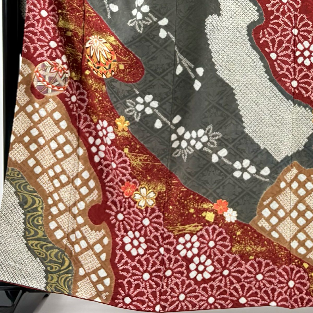 振袖禮服 身長159cm 袖長64.5cm M 雙層 手鞠 櫻花 金糸 刺繡 錦紅 純蠶絲 名品級