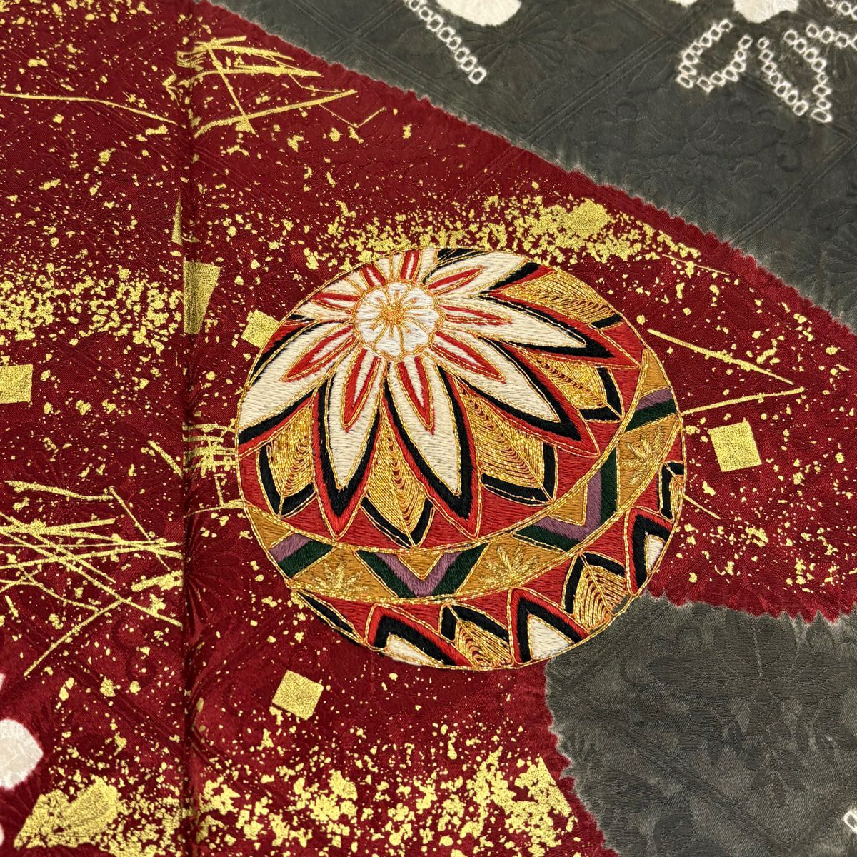振袖禮服 身長159cm 袖長64.5cm M 雙層 手鞠 櫻花 金糸 刺繡 錦紅 純蠶絲 名品級