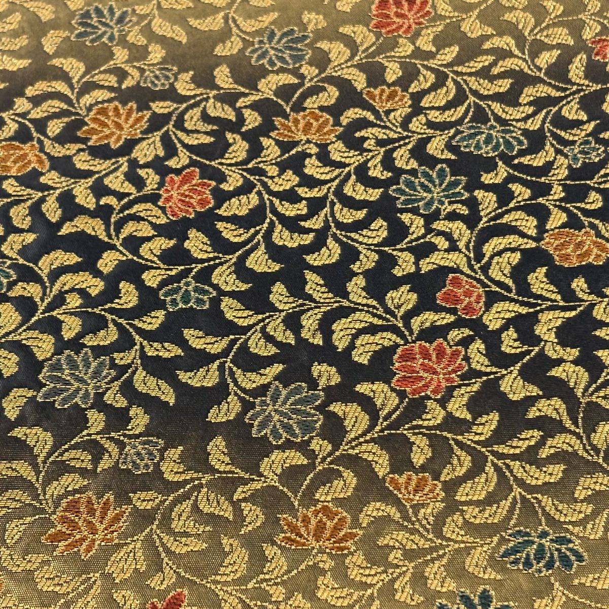 袋帶 逸品級 紋屋井關 落款あり 御寮織 附共箱 草花紋 金絲 金金箔 金茶 六通 純蠶絲