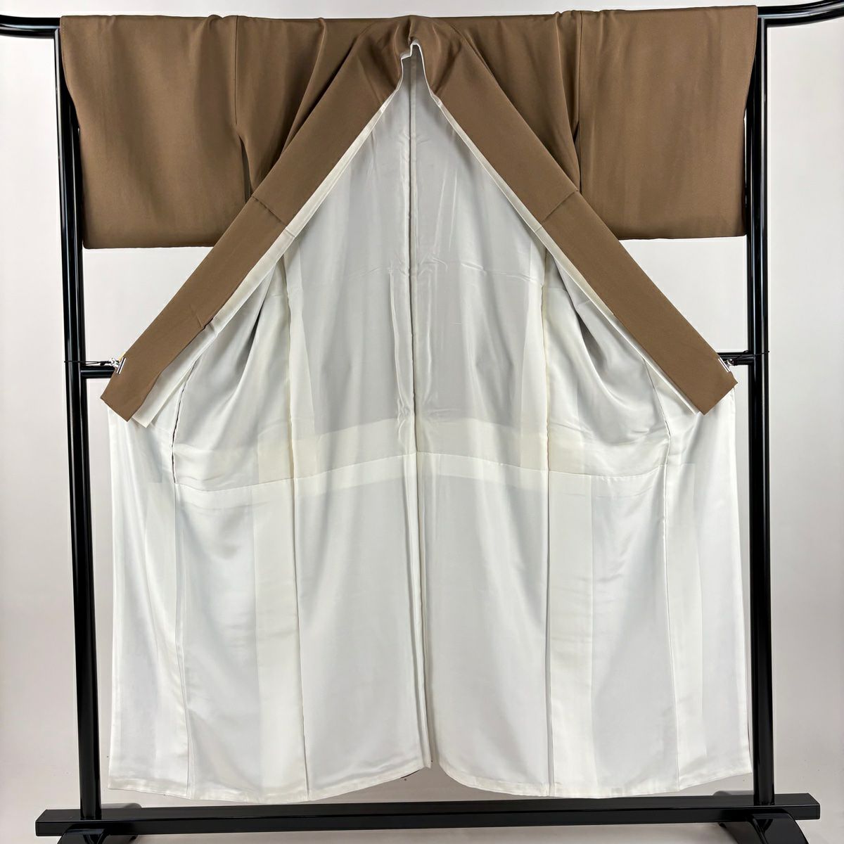 茶留袖禮服 身長153cm 袖長65.5cm M 雙層 色紙 松樹竹子梅花 金糸 金銀彩 茶 純蠶絲 秀品級 三つ紋