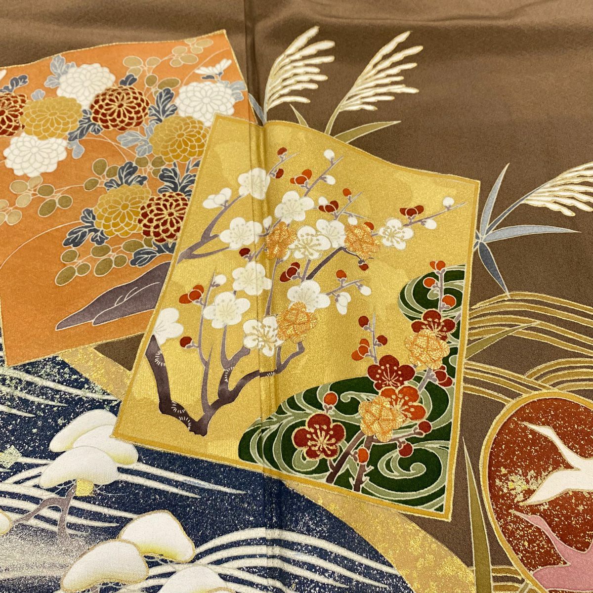 茶留袖禮服 身長153cm 袖長65.5cm M 雙層 色紙 松樹竹子梅花 金糸 金銀彩 茶 純蠶絲 秀品級 三つ紋
