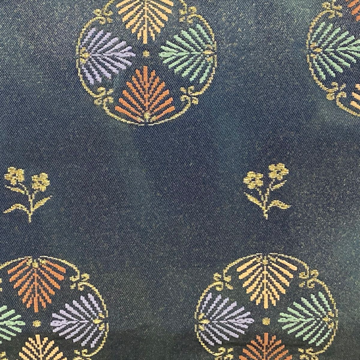 【美品】 名古屋帶 秀品級 若松樹 草花紋 金糸 金金箔 深綠 純蠶絲