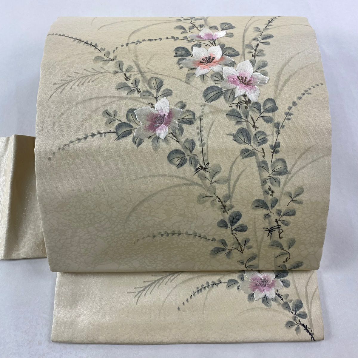 名古屋帶 秀品級 附落款 草花紋刺繡 金銀彩 米色 純蠶絲