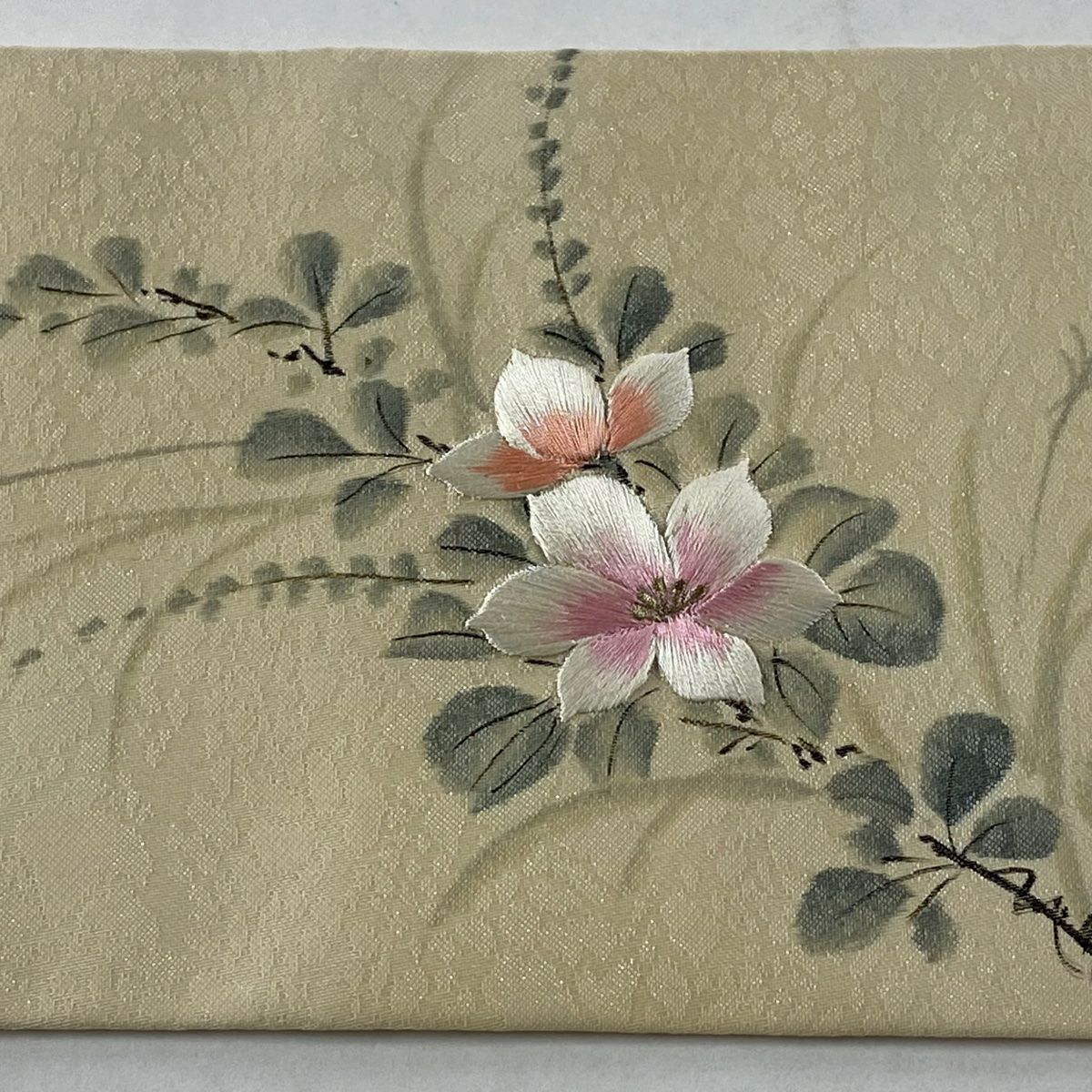名古屋帶 秀品級 附落款 草花紋刺繡 金銀彩 米色 純蠶絲