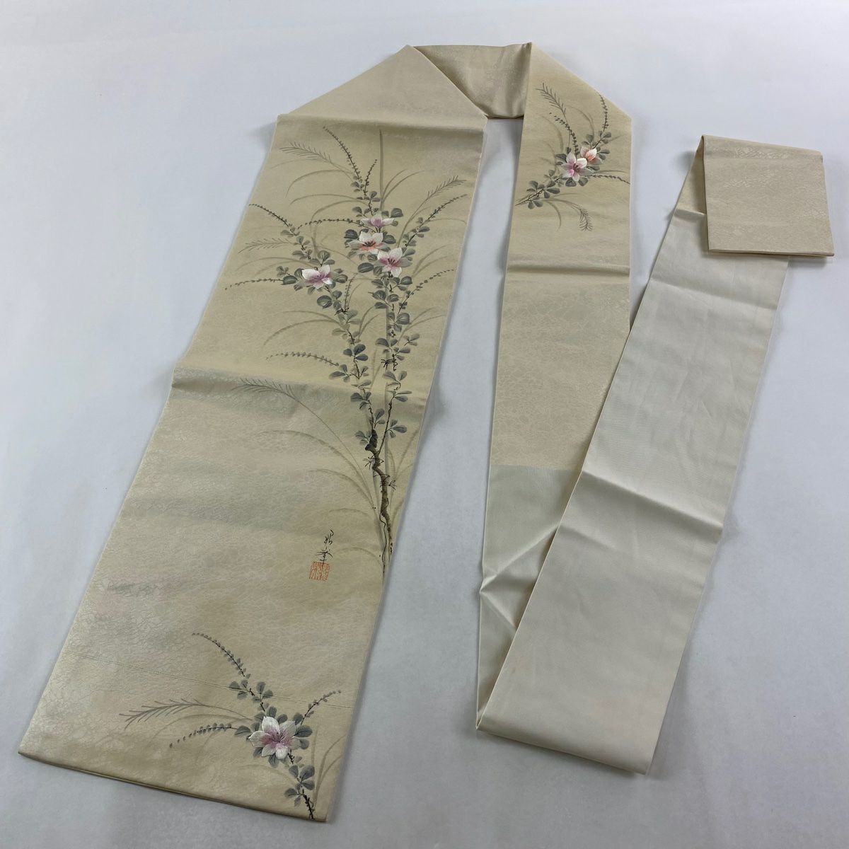 名古屋帶 秀品級 附落款 草花紋刺繡 金銀彩 米色 純蠶絲