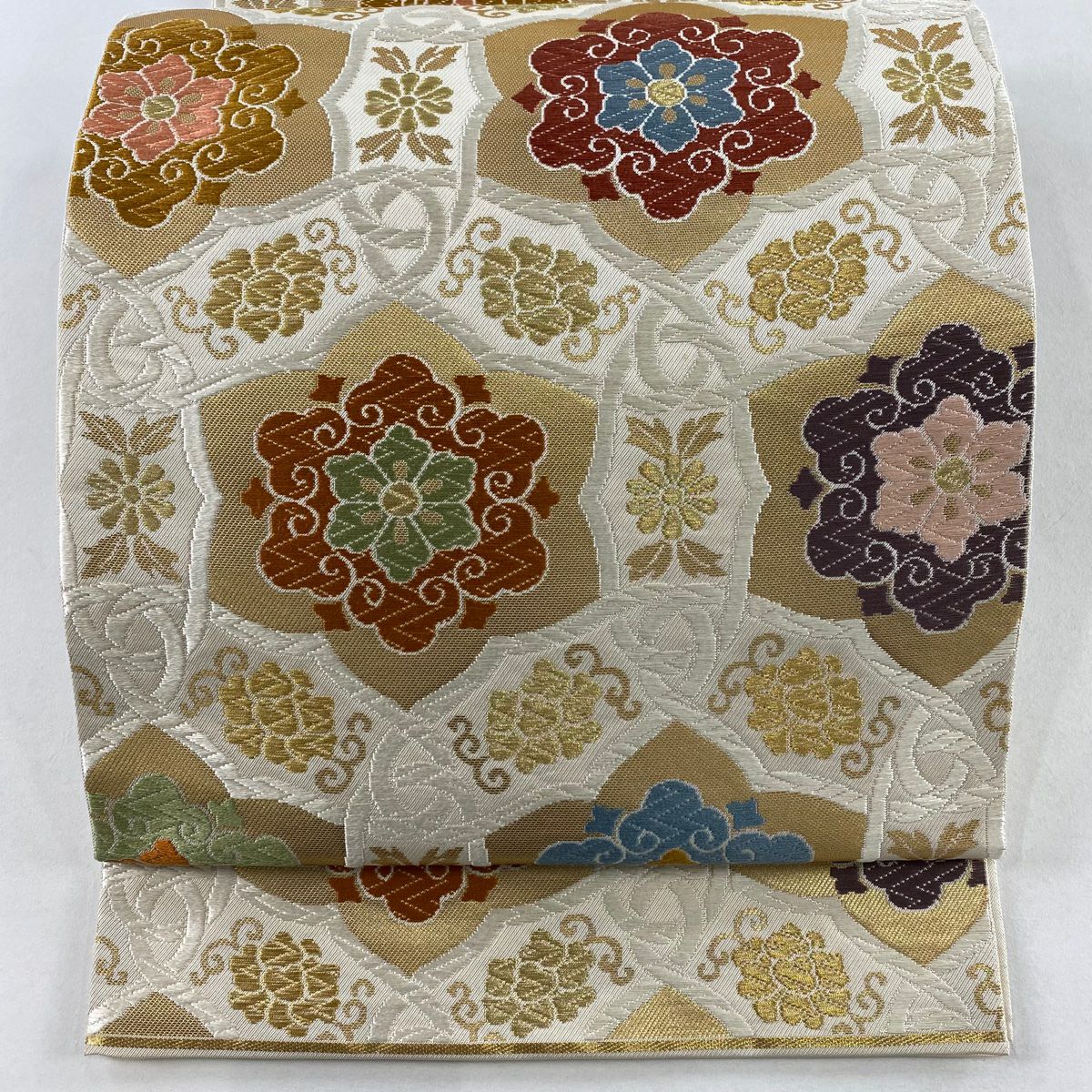 【美品】 袋帶 秀品級 華紋 花唐草紋 唐織 金金箔 灰白 六通 純蠶絲