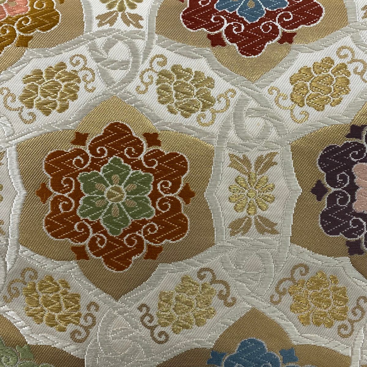 【美品】 袋帶 秀品級 華紋 花唐草紋 唐織 金金箔 灰白 六通 純蠶絲