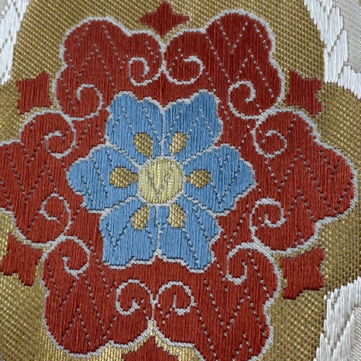 【美品】 袋帶 秀品級 華紋 花唐草紋 唐織 金金箔 灰白 六通 純蠶絲