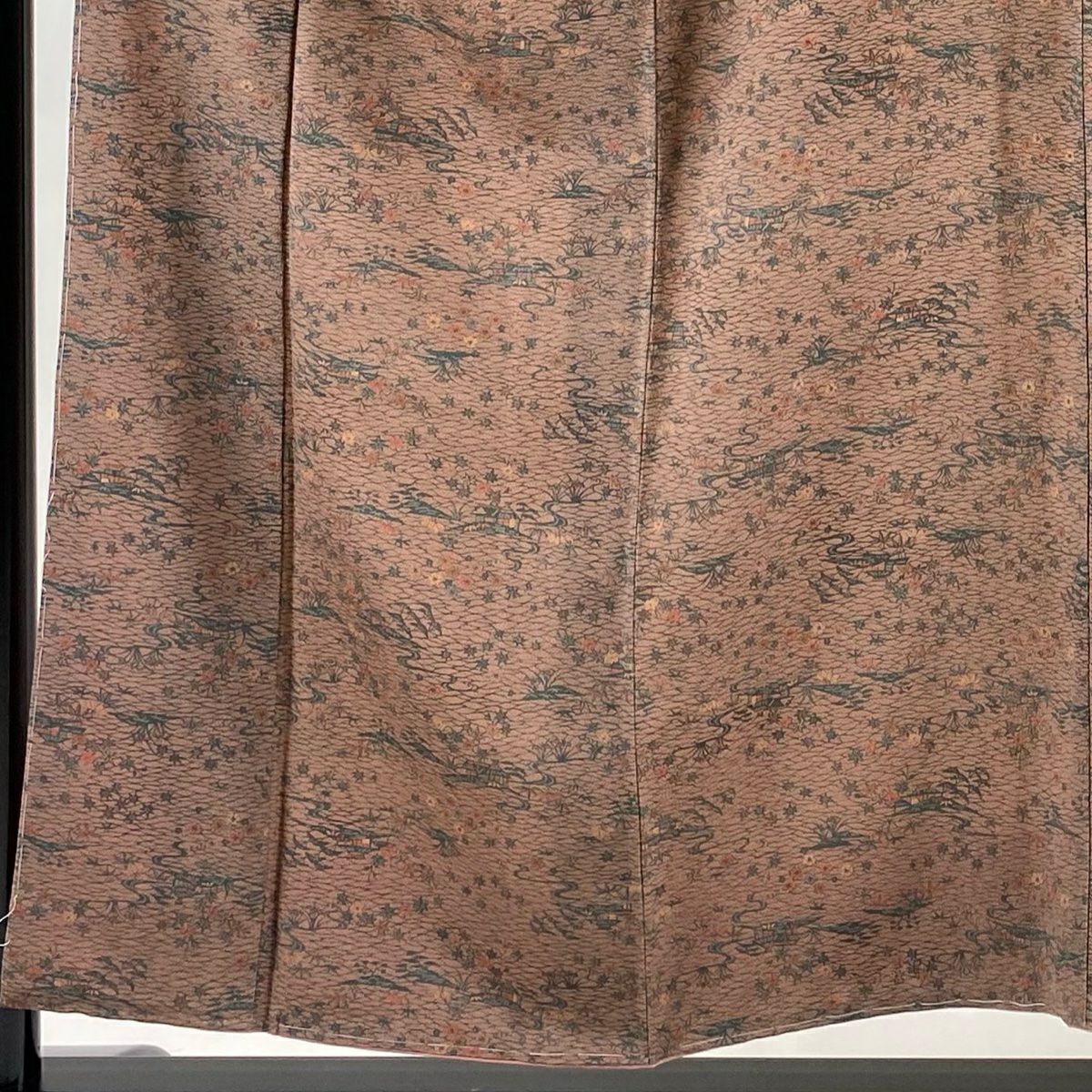 【美品】 小紋 身長154cm 袖長66.5cm M 雙層 南部幸雄 草木染 落款あり 證書あり 家屋 草花紋紋 絞紋 薄小豆 純蠶絲 秀品級