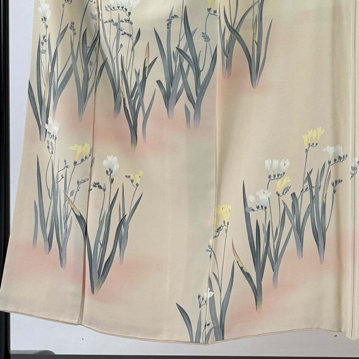 付下 身長151cm 袖長62.5cm S 雙層 落款 草花紋紋 霞暈染 米色 純蠶絲 秀品級 一個紋