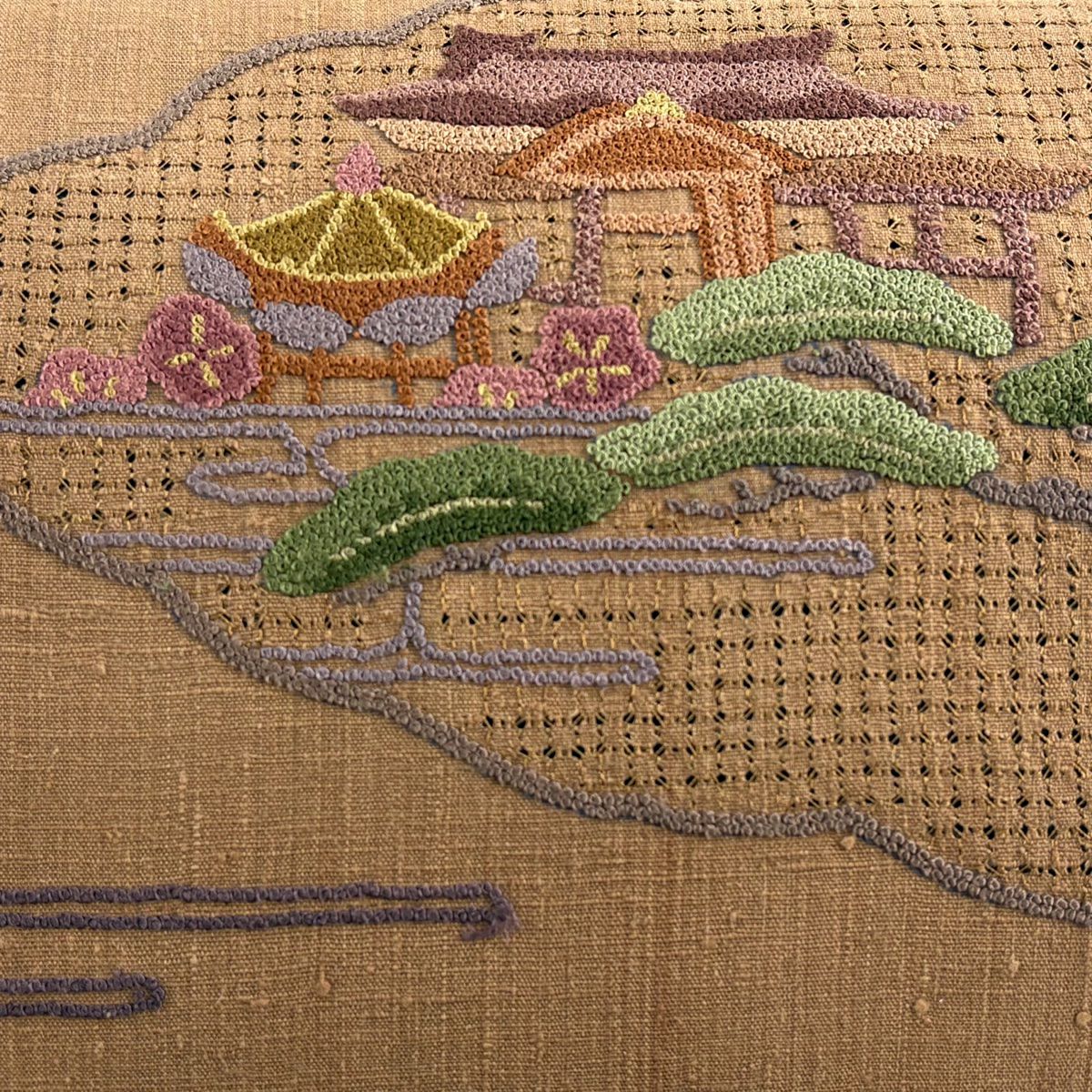 【美品】名古屋帶 秀品級 紬織織 松樹竹子梅花 建築物 刺繡 茶 純蠶絲