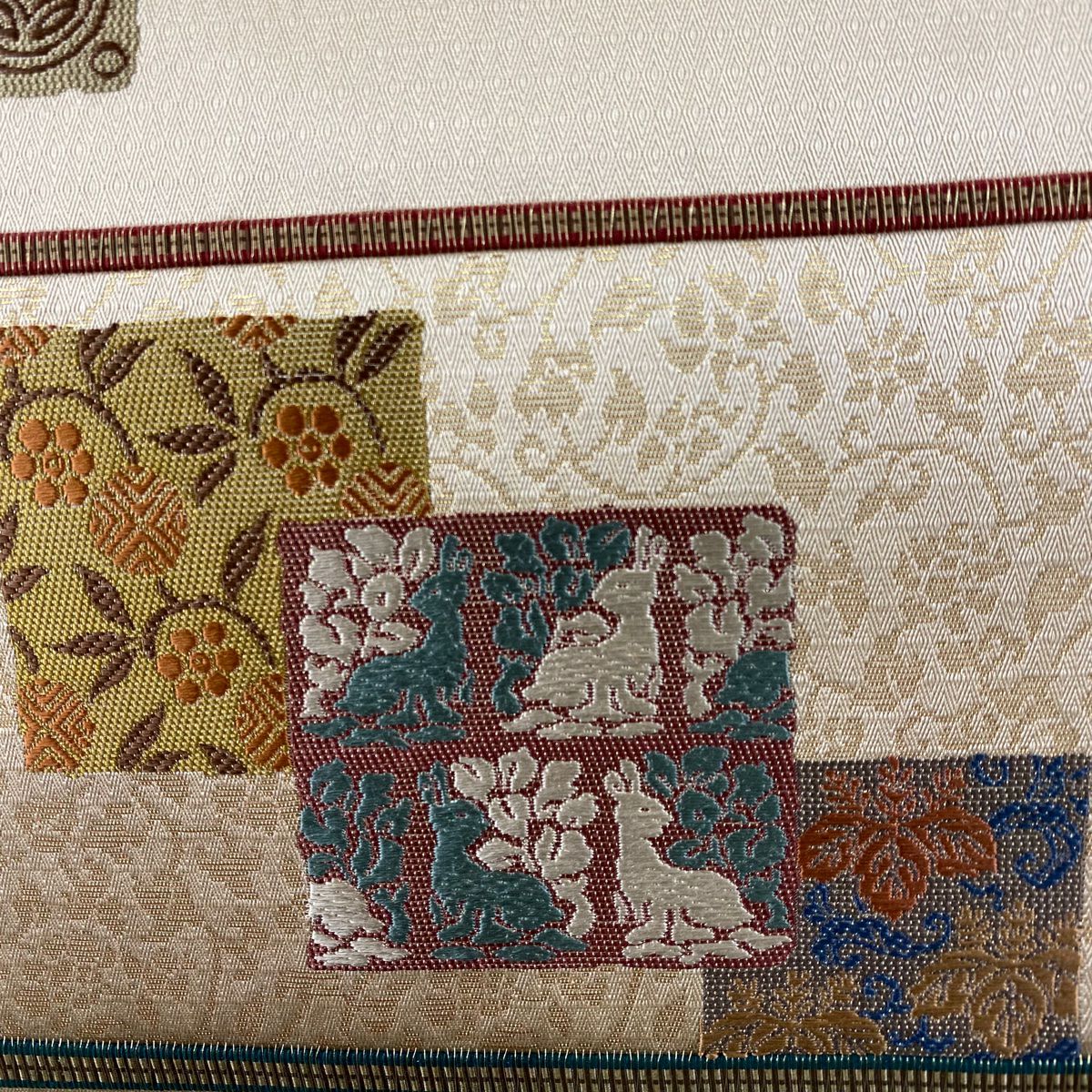 【美品】 袋帶 秀品級 花兔 縞 金絲 金金箔 米色 六通 純蠶絲
