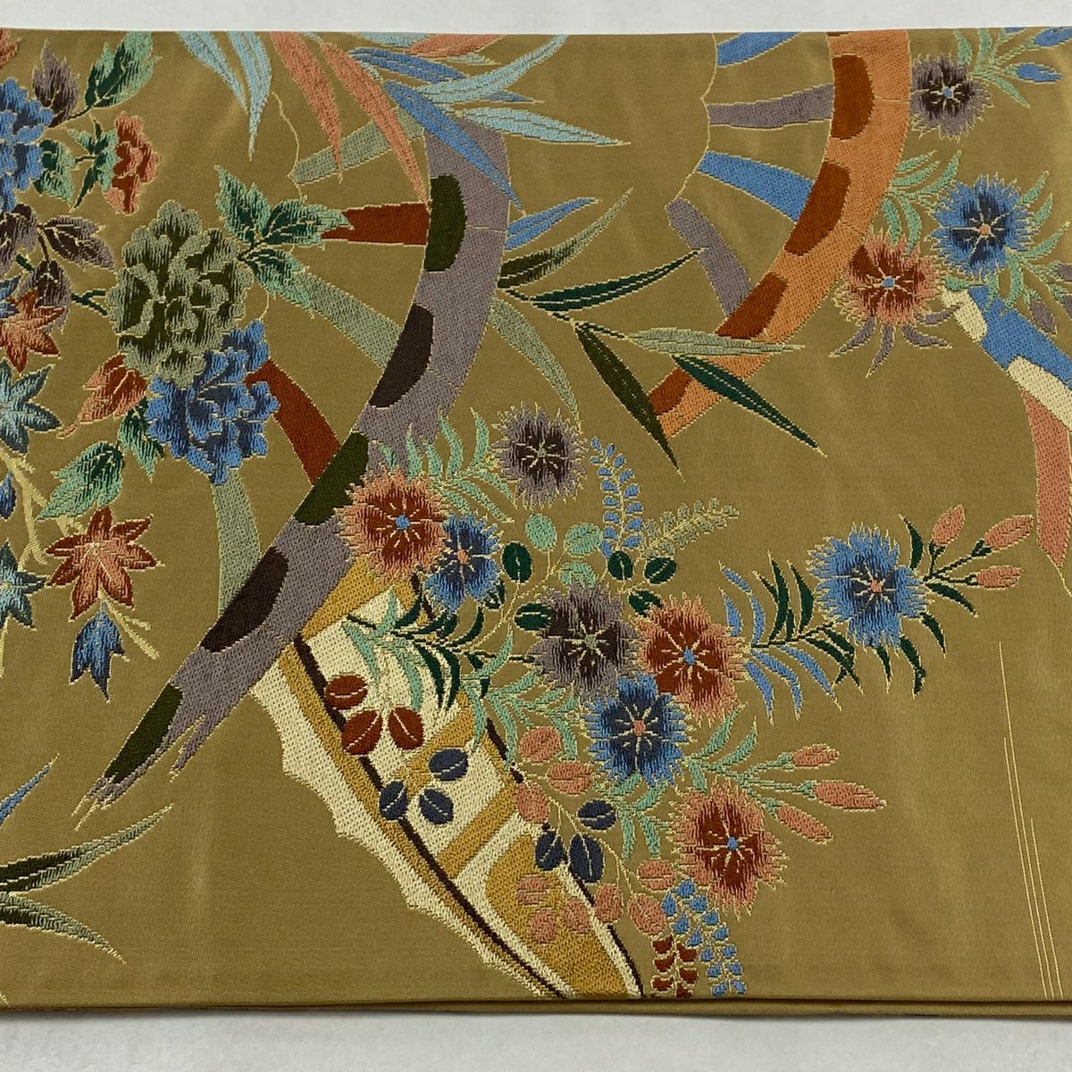 【美品】 袋帶 逸品級 白綾苑大庭 落款 秋草 舟 金金箔 淺茶 六通 純蠶絲
