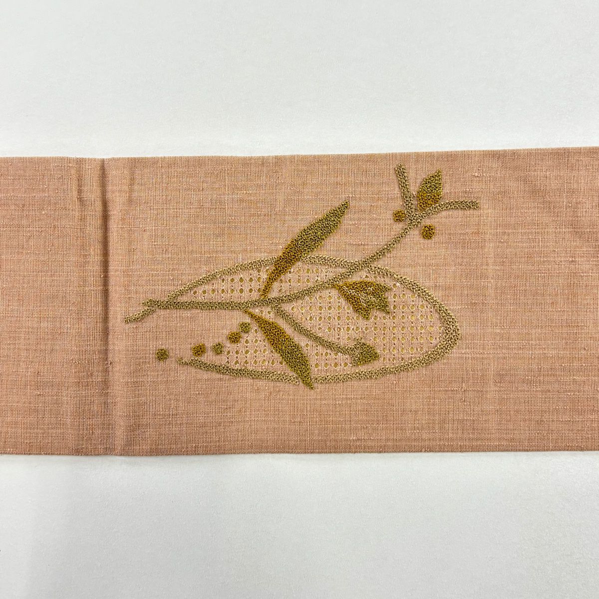 【美品】名古屋帶 優品級 紬織織 草花紋紋 霞 刺繡 鶯色 純蠶絲