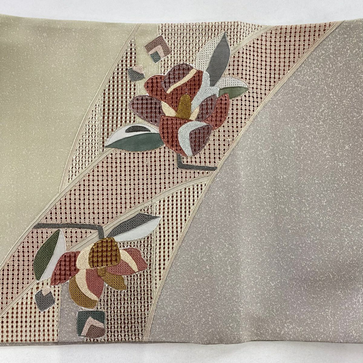 袋帶 名品級 紬織織 椿 幾何圖案 刺繡 灰茶 お太鼓圖案 純蠶絲