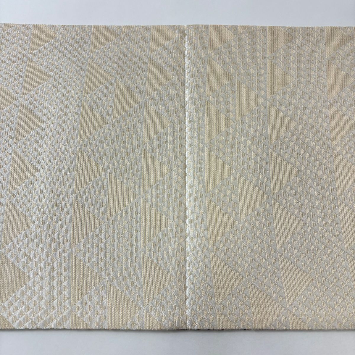 【美品】 袋帶 名品級 縞 幾何學 毛絨風 灰白 お太鼓圖案 純蠶絲