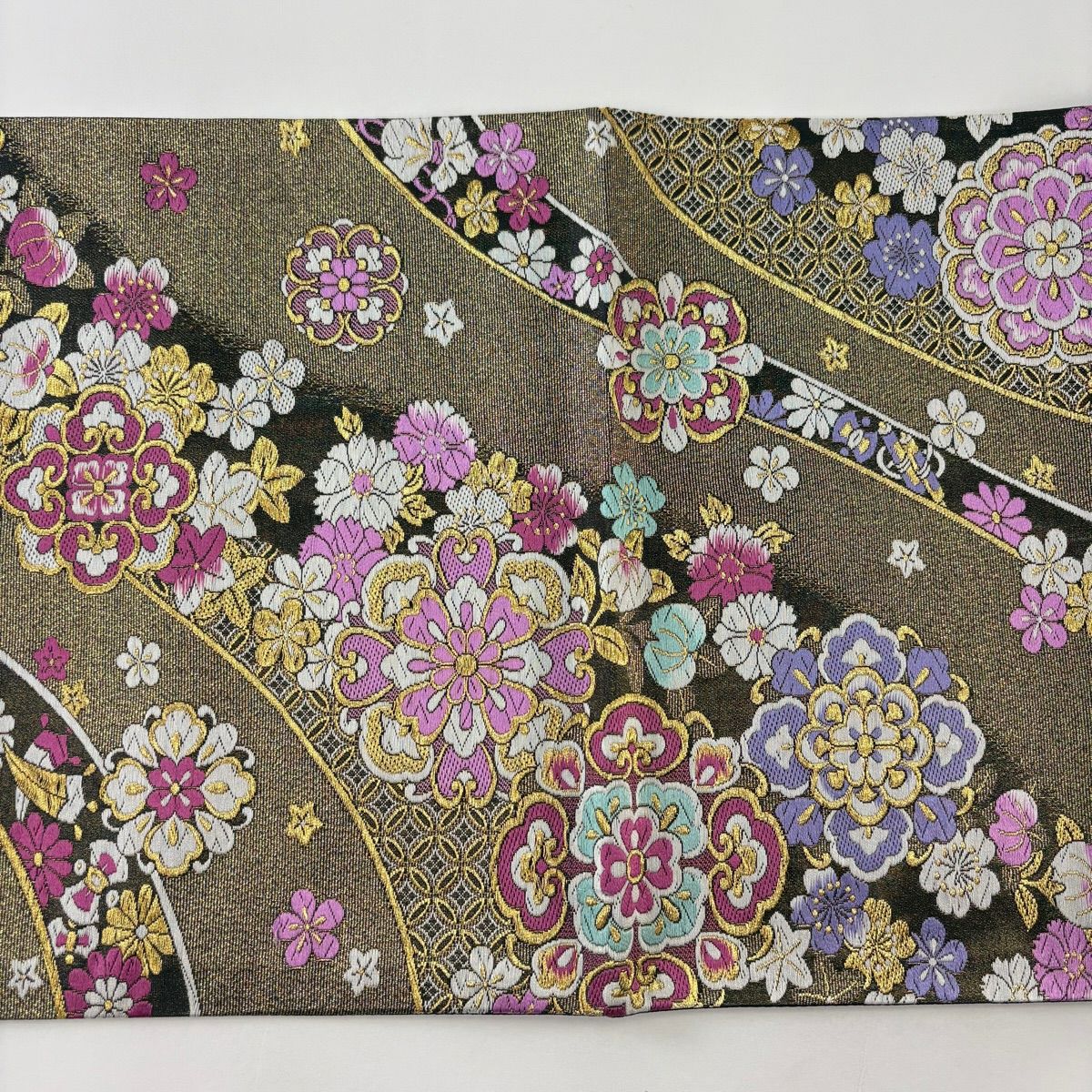 【美品】 袋帶 秀品級 長版 華紋 草花紋紋 唐織 金金箔 黑 六通 純蠶絲