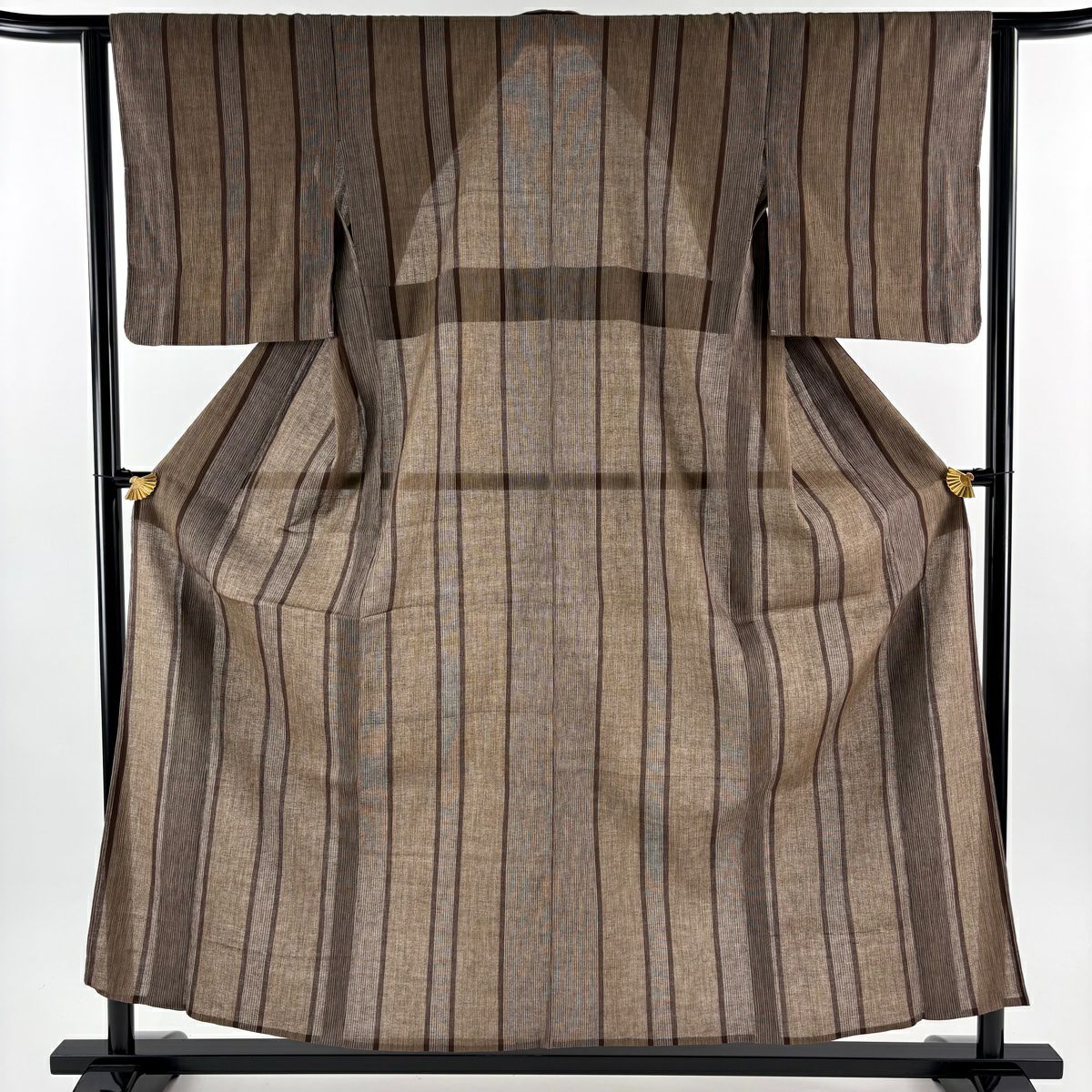 【美品】 紬織 身長156.5cm 袖長63cm S 薄物 夏紬織 鈕襟 縱條 焦茶 純蠶絲 秀品級