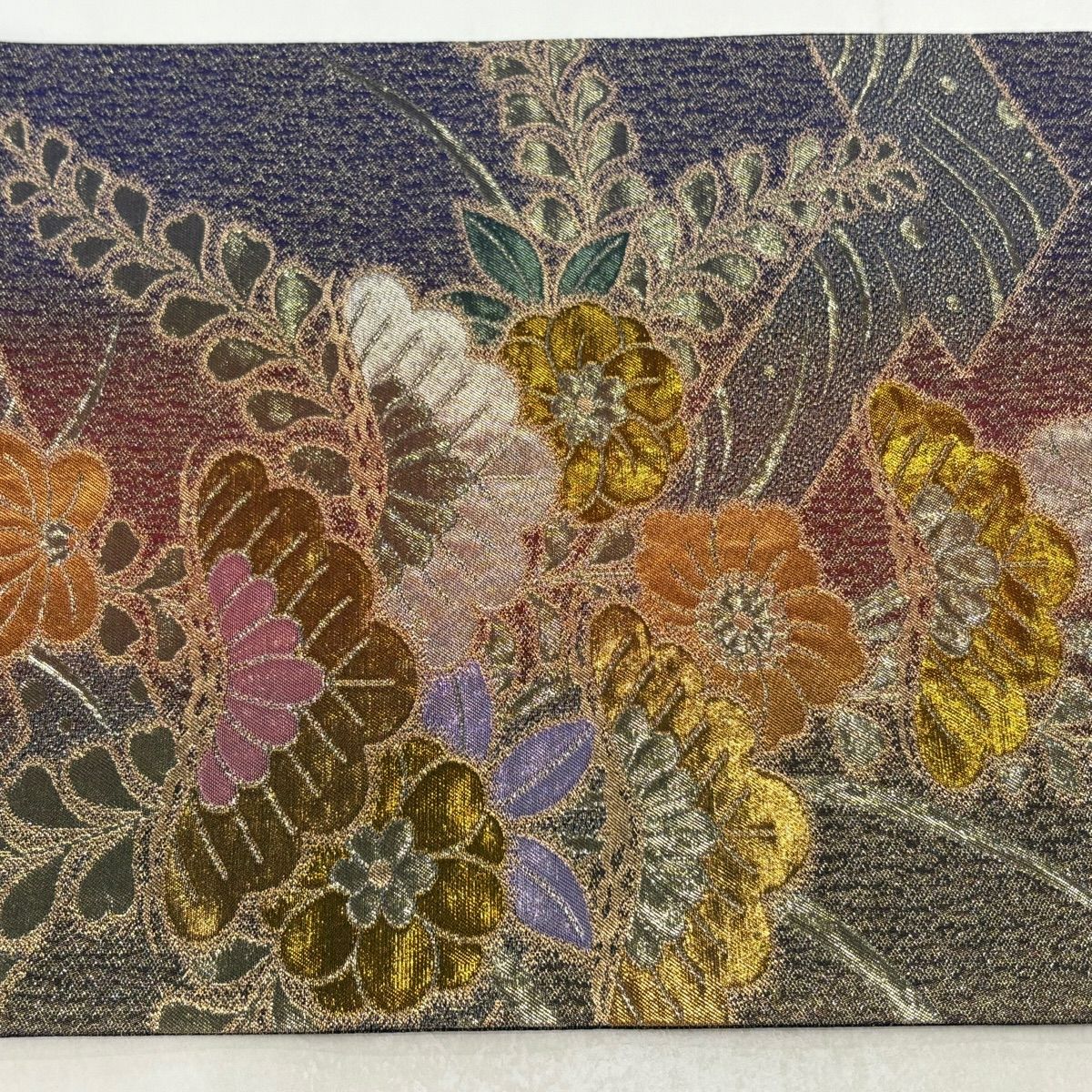【美品】 袋帶 秀品級 笠松樹 草花紋 金糸 金金箔 紫 六通 純蠶絲