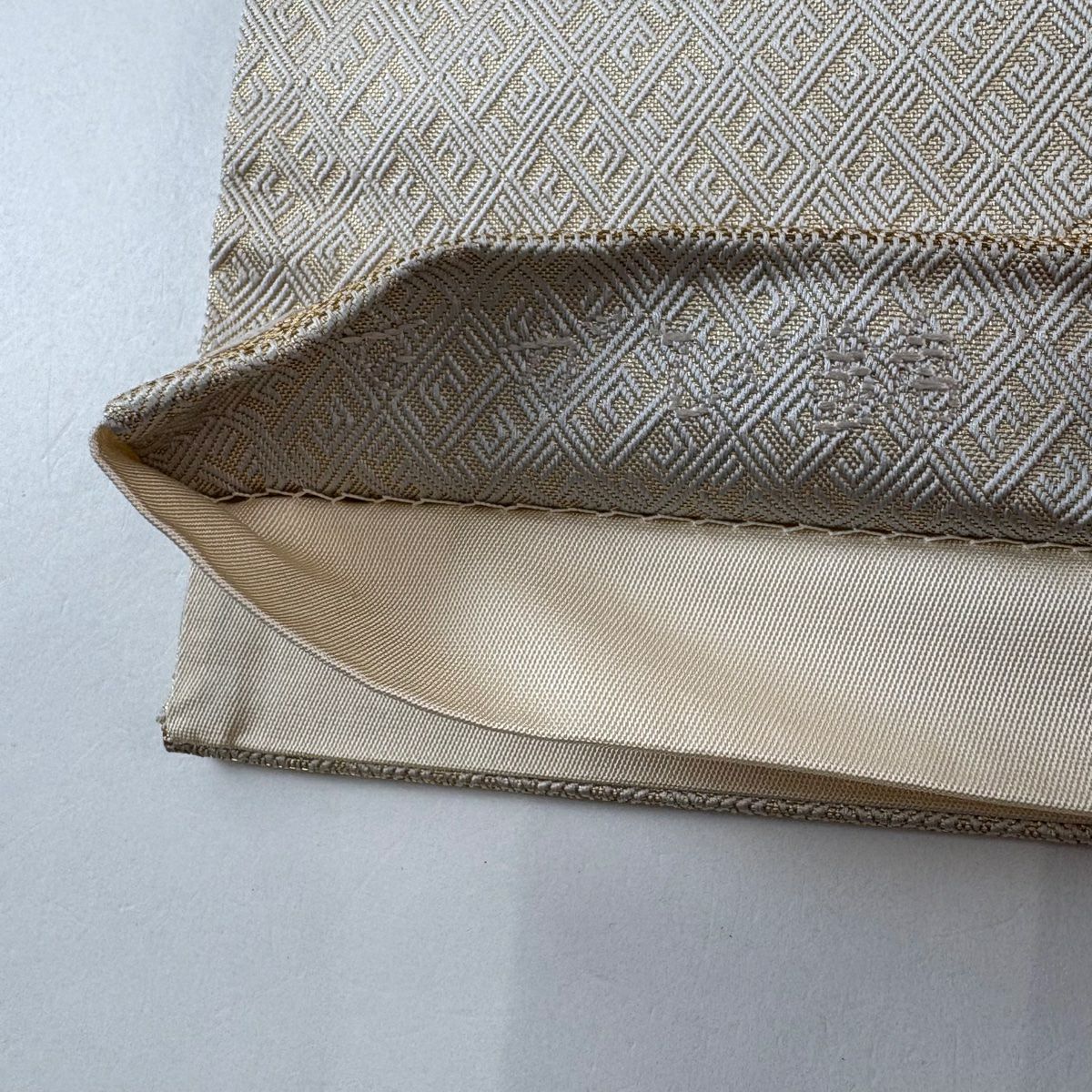 【美品】 袋帶 秀品級 關西仕立 雲水 菱 金金箔 米色 全通 純蠶絲